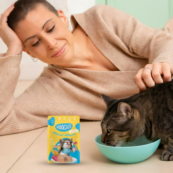 Влажный корм для котят Moochie Kitten Mousee мусс с тунцом и курицей, 70г - фото №3