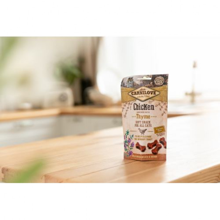 Ласощі Carnilove Cat Semi Moist Snack для котів, курка та тимьян, 50 г