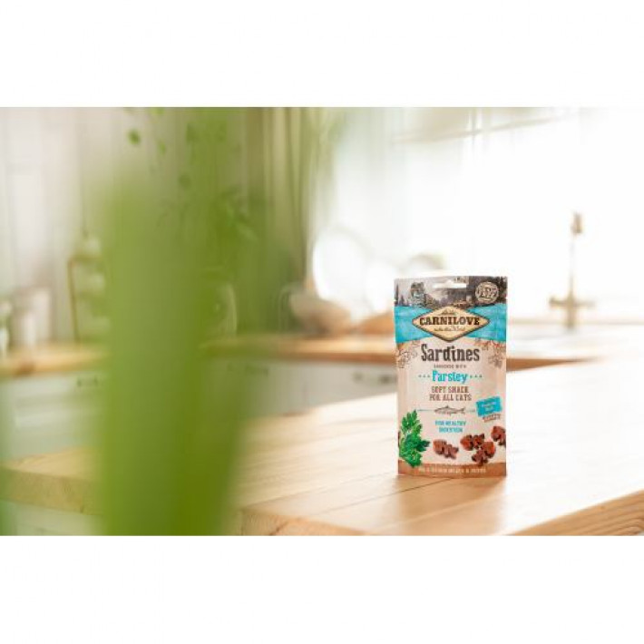 Ласощі Carnilove Cat Semi Moist Snack для котів, сардина та петрушка, 50 г